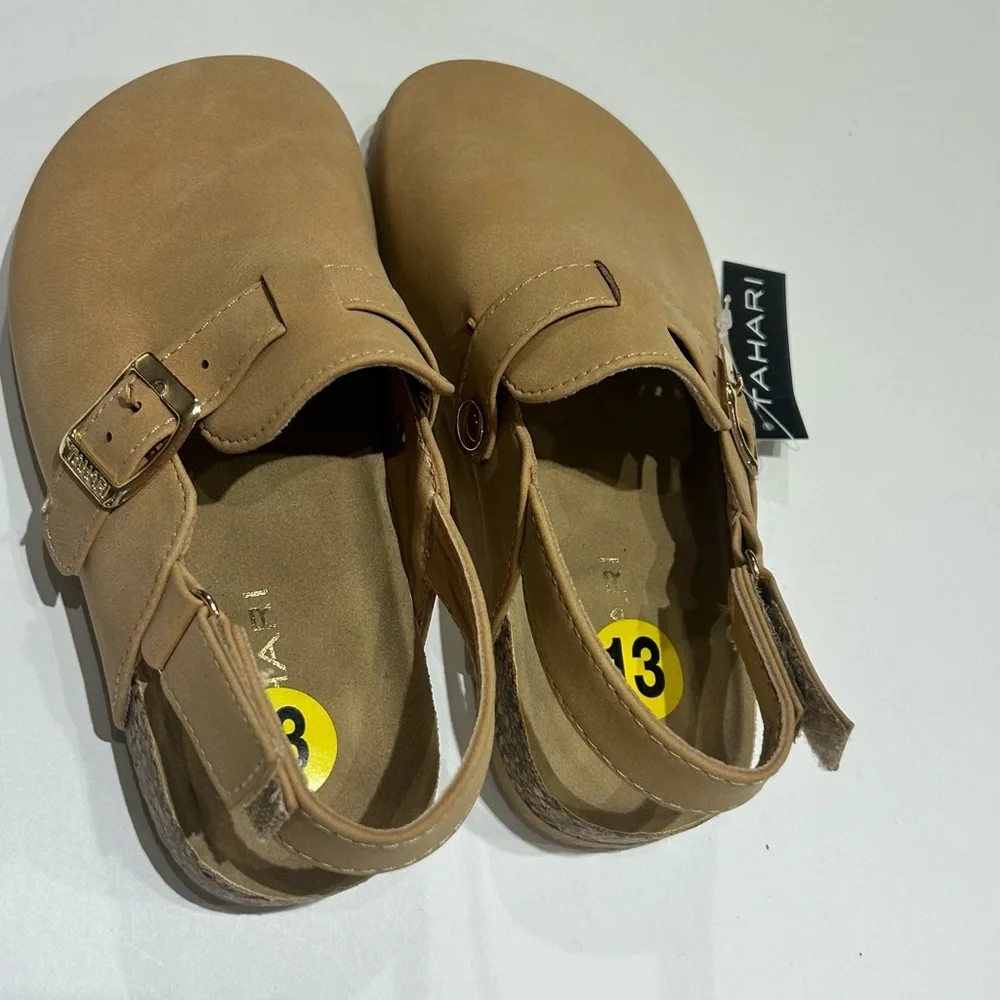 Tahari Kids Tan Slingback clogs with Buckle size 13 nwt